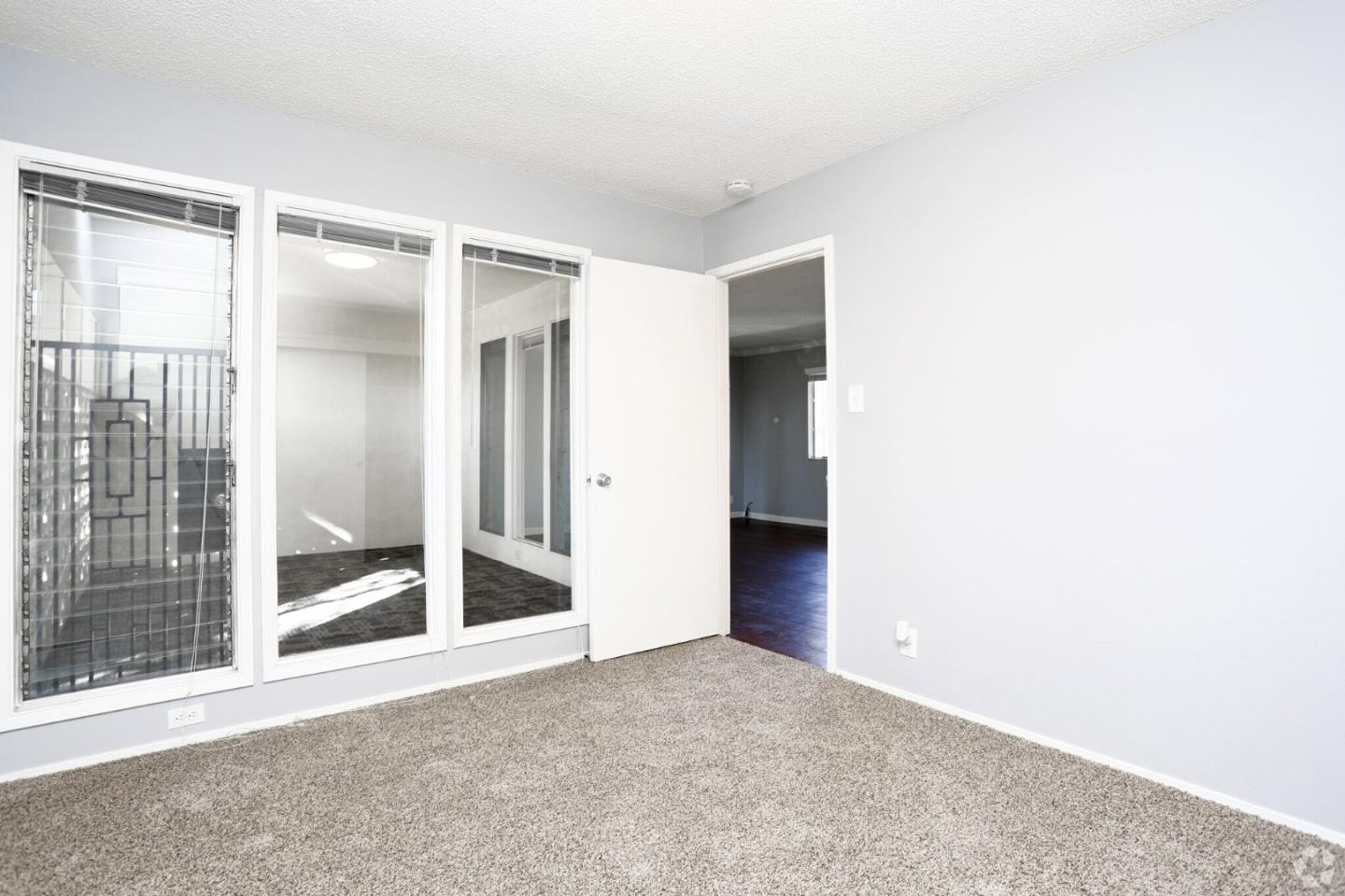 2275 Grove Way Castro Valley, CA 94546 - Photo 9 of 27