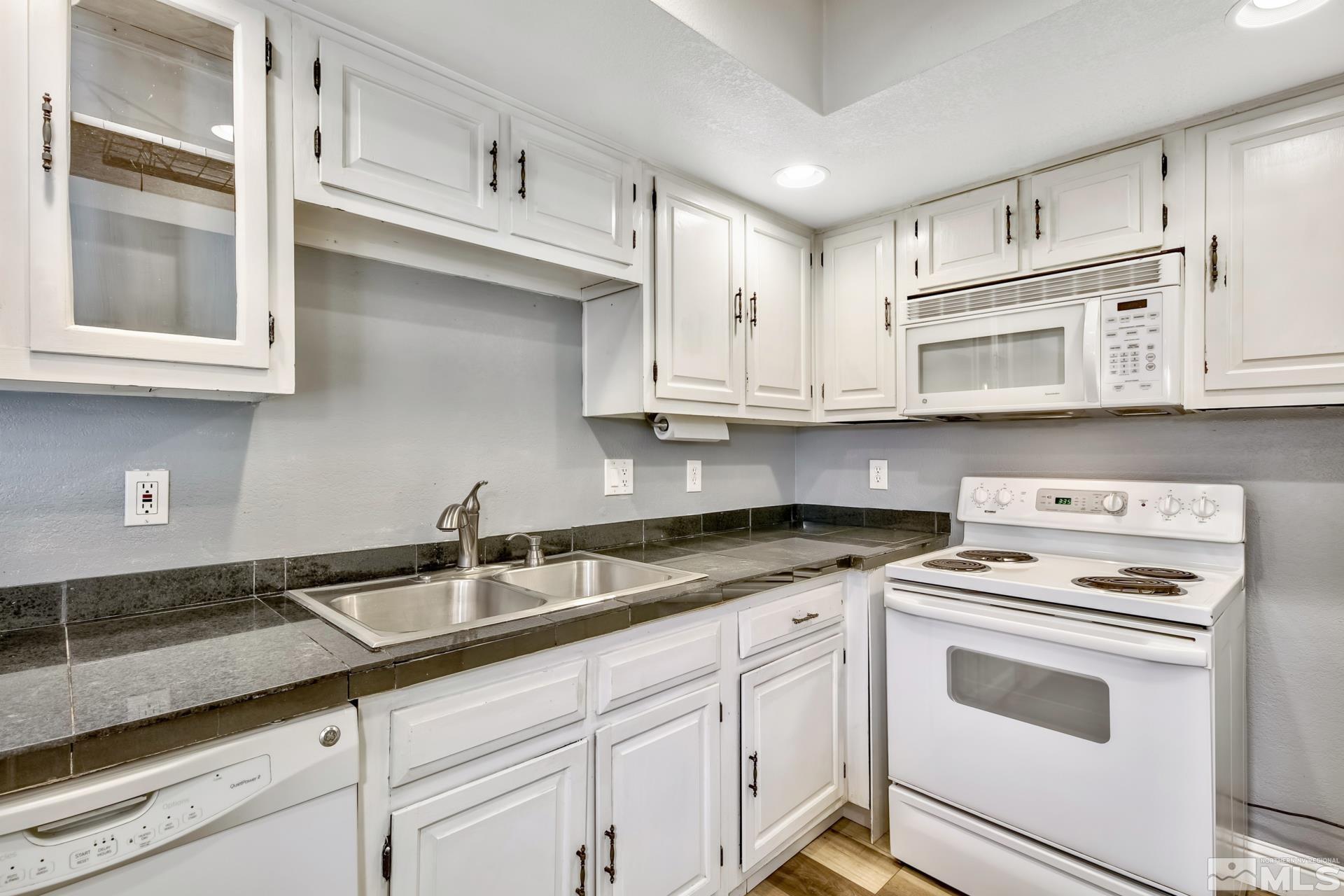 2300 Dickerson Road, Unit 76 Reno, NV 89503 - Photo 3 of 21 Photo 3