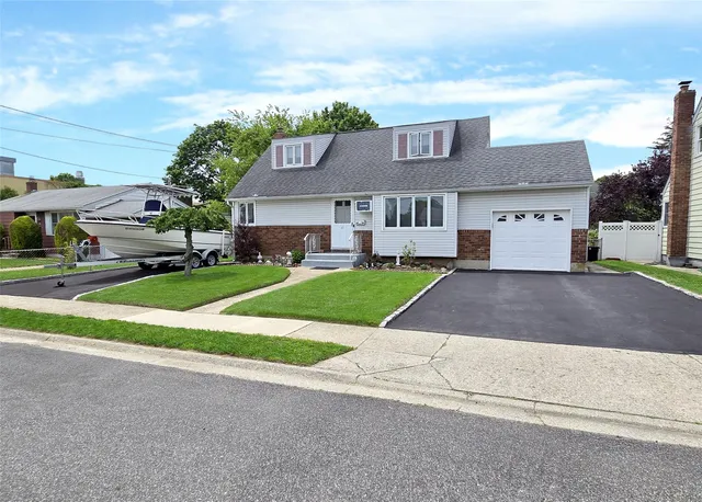 $675,000 | 45 Caboto Avenue, Copiague, NY 11726