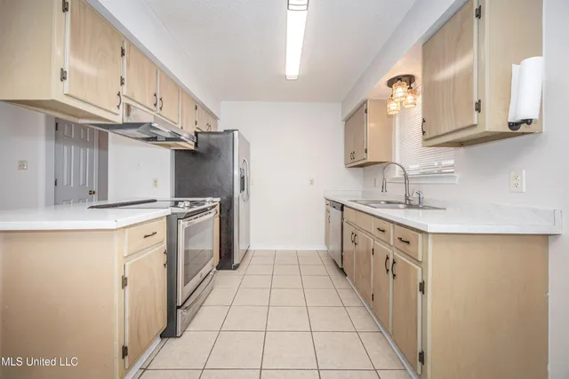 $1,750 | 1316 Deana Road, Ocean Springs, MS 39564