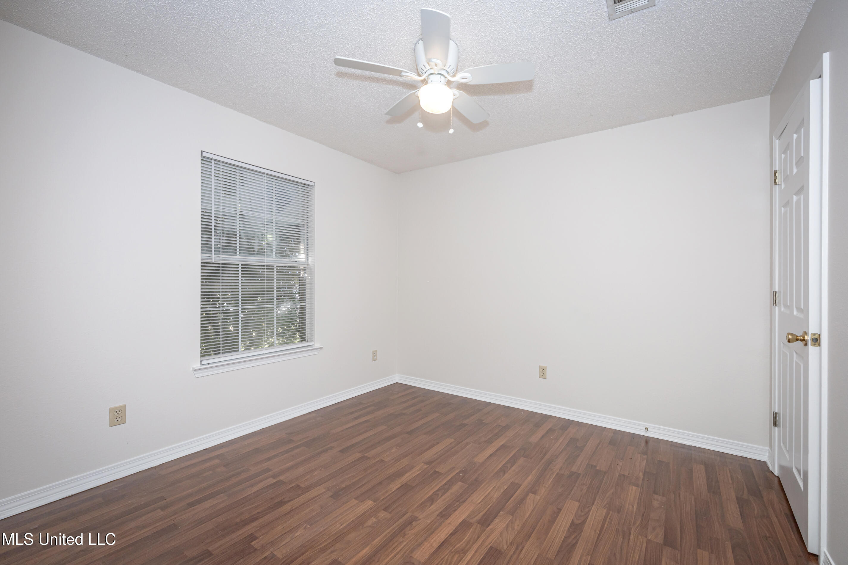 1316 Deana Road Ocean Springs, MS 39564 - Photo 22 of 36 IMG_5125