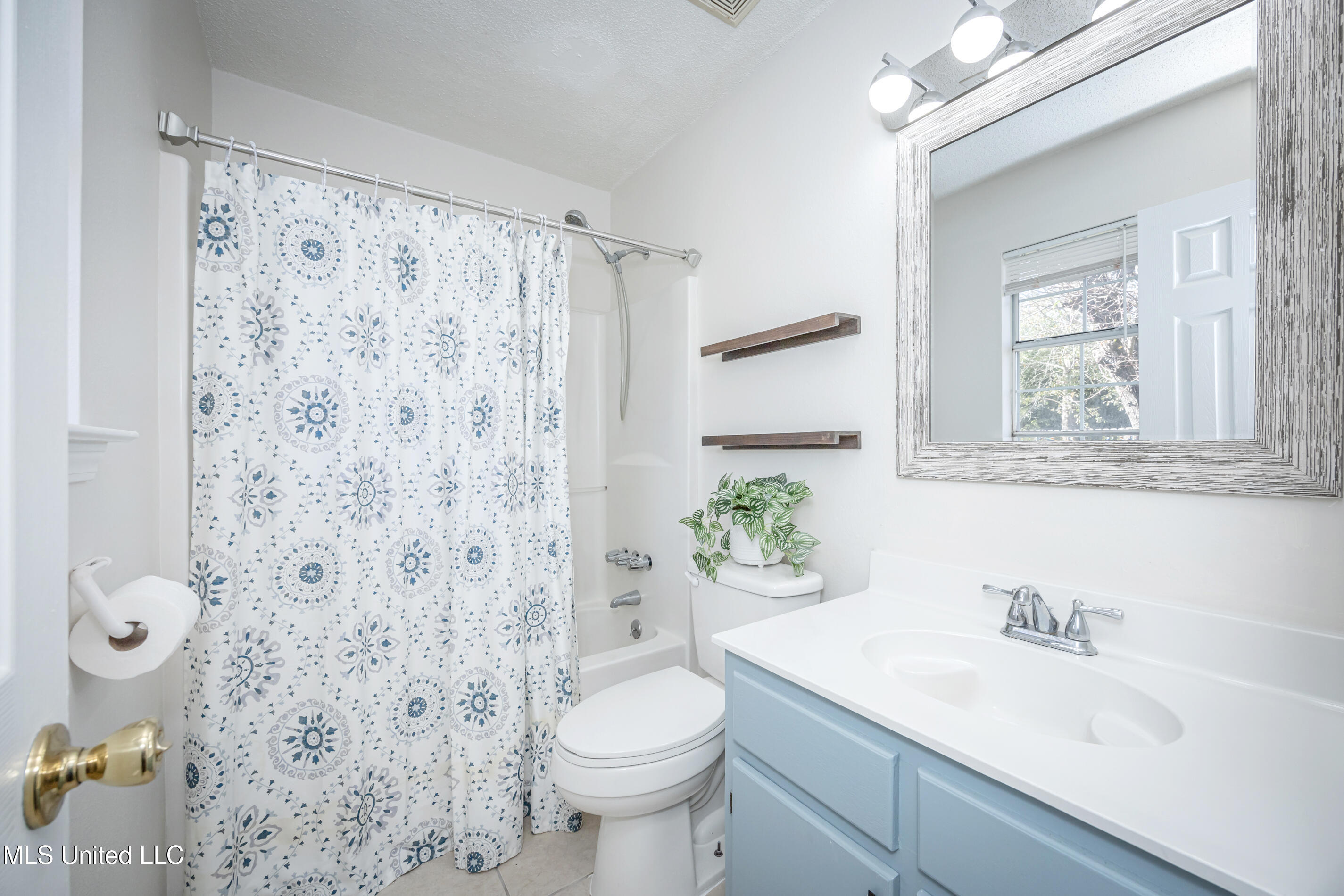 1316 Deana Road Ocean Springs, MS 39564 - Photo 26 of 36 IMG_5131