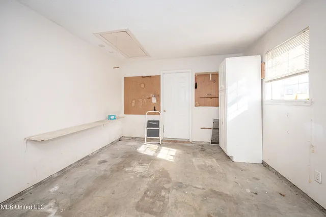 $1,750 | 1316 Deana Road, Ocean Springs, MS 39564