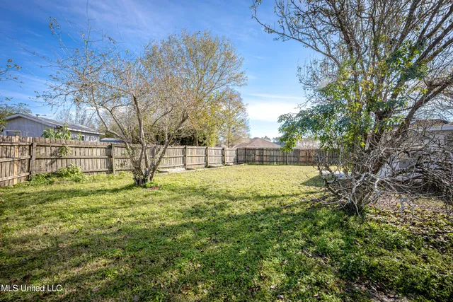 $1,750 | 1316 Deana Road, Ocean Springs, MS 39564