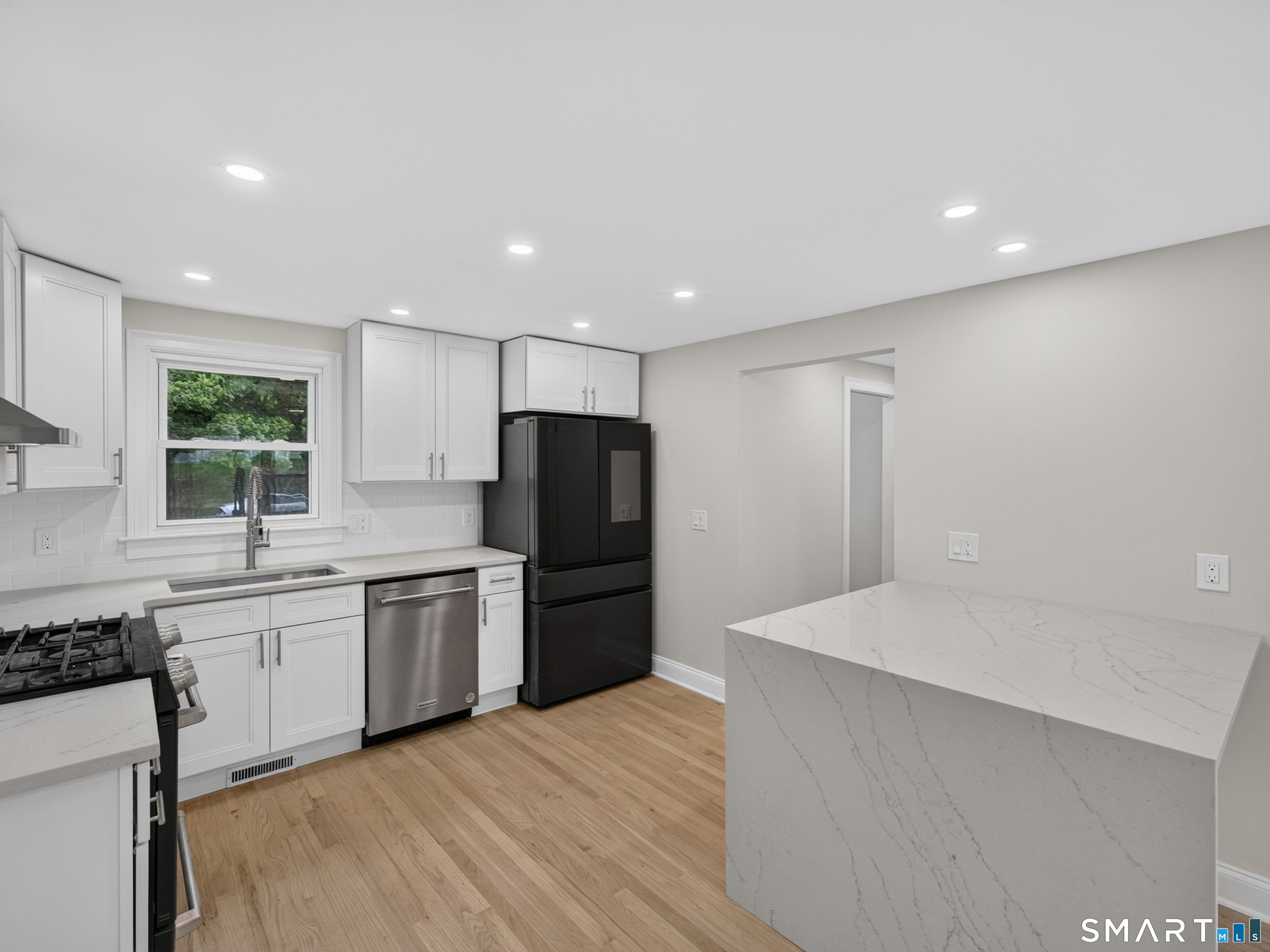 59 Noank Ledyard Road Groton, CT 06355 - Photo 7 of 39