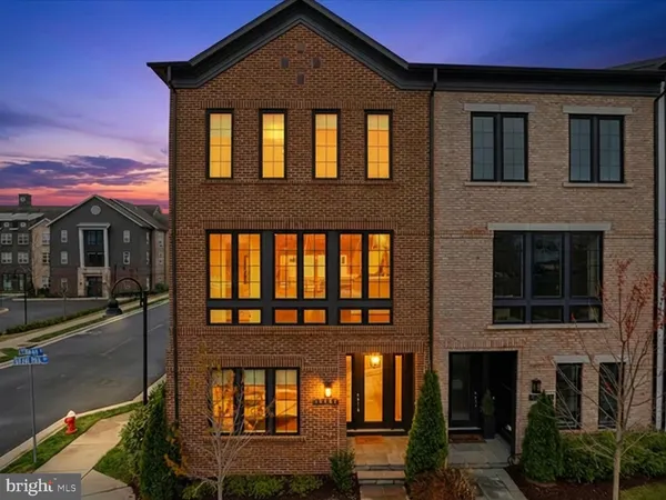 $4,900 | 20305 Savin Hill Drive, Ashburn, VA 20147