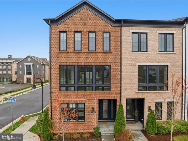 $4,900 | 20305 Savin Hill Drive, Ashburn, VA 20147