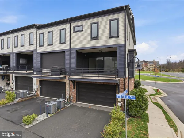 $4,900 | 20305 Savin Hill Drive, Ashburn, VA 20147