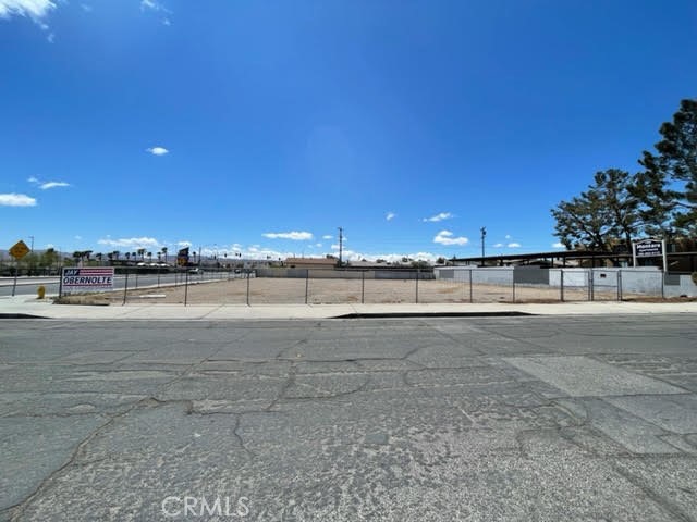 200 Montara Road Barstow, CA 92311 - Photo 13 of 31 a view of an ocean and a yard