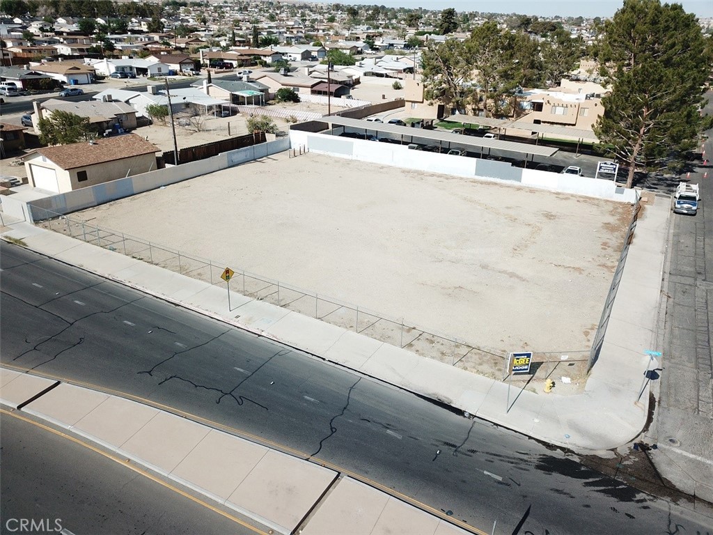 200 Montara Road Barstow, CA 92311 - Photo 4 of 31 a view of a city