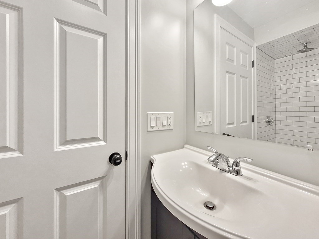26 Arcadia Street, Unit 2R Boston, MA 02122 - Photo 8 of 9