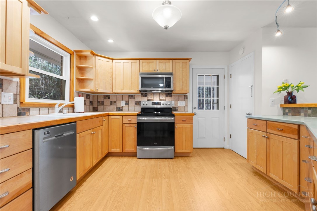172 Park Street Boone, NC 28607 - Photo 12 of 48