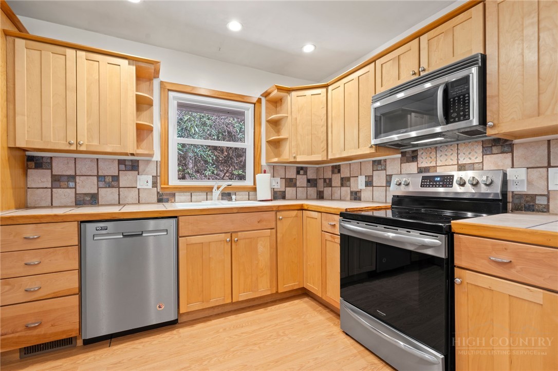 172 Park Street Boone, NC 28607 - Photo 13 of 48