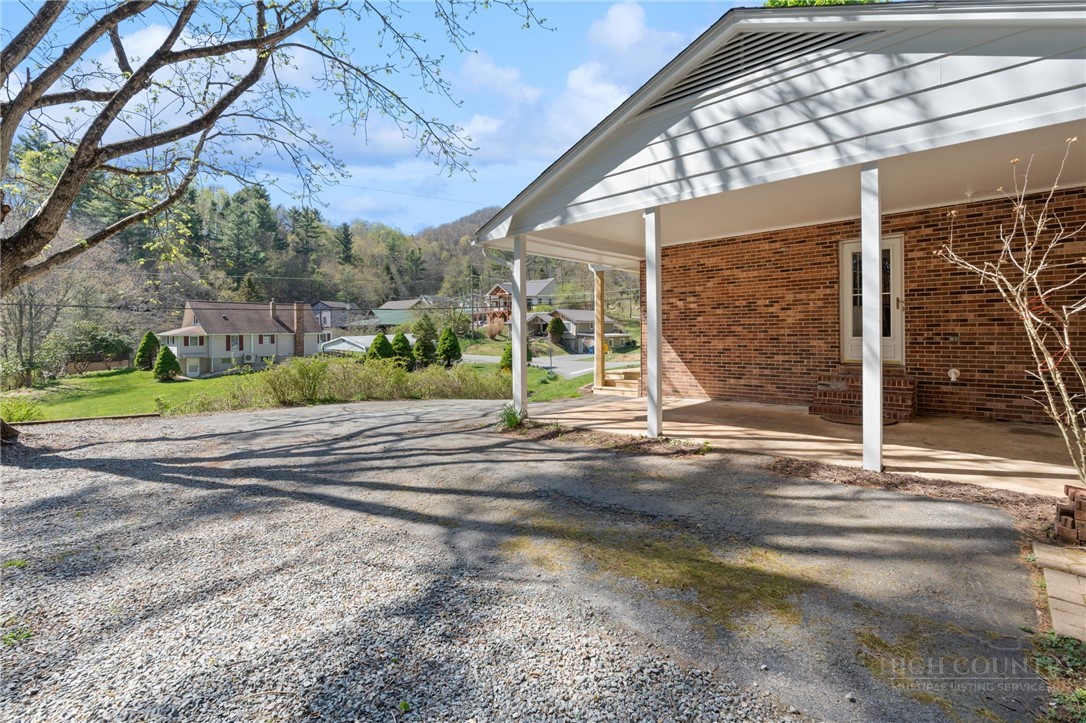 172 Park Street Boone, NC 28607 - Photo 2 of 48