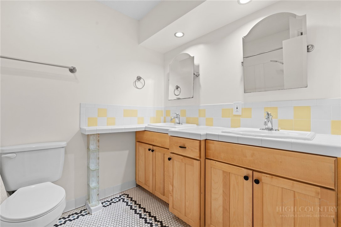 172 Park Street Boone, NC 28607 - Photo 28 of 48