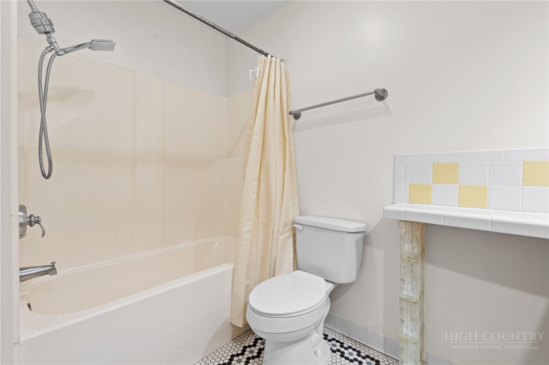 172 Park Street Boone, NC 28607 - Photo 29 of 48