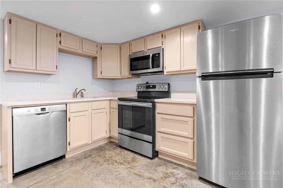 172 Park Street Boone, NC 28607 - Photo 39 of 48