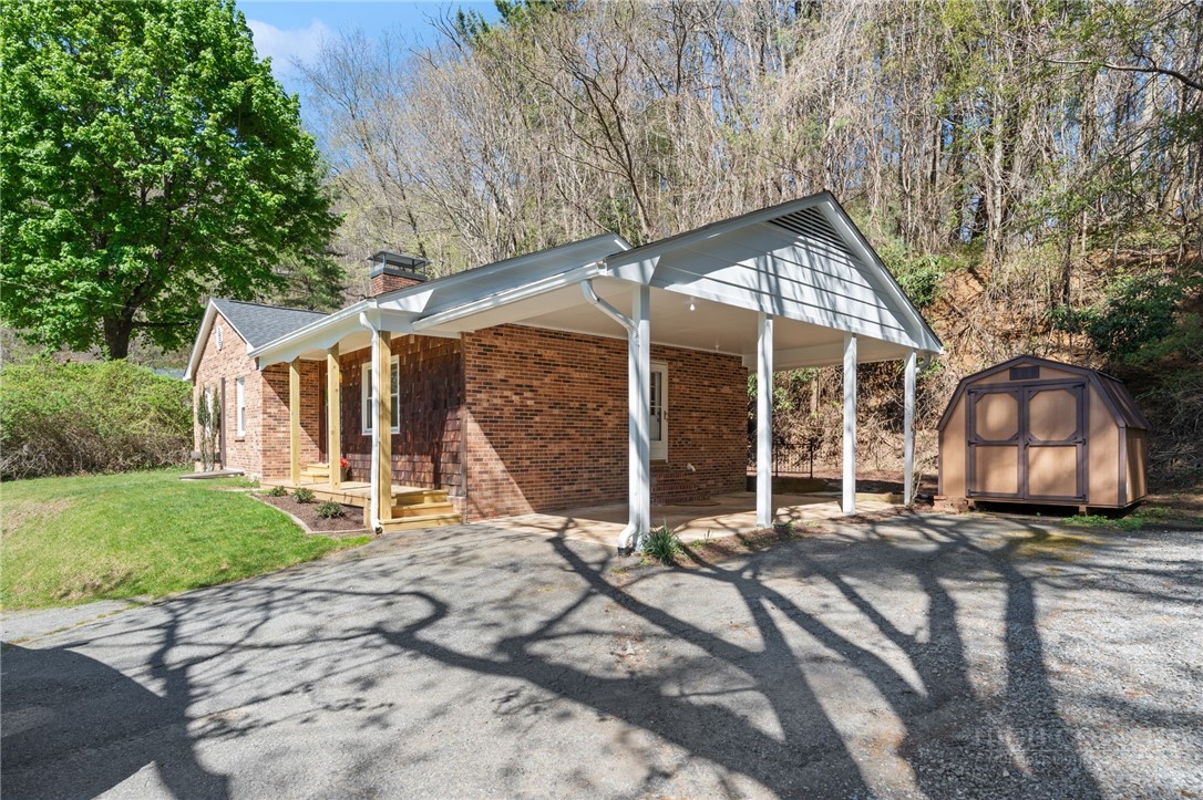 172 Park Street Boone, NC 28607 - Photo 6 of 48