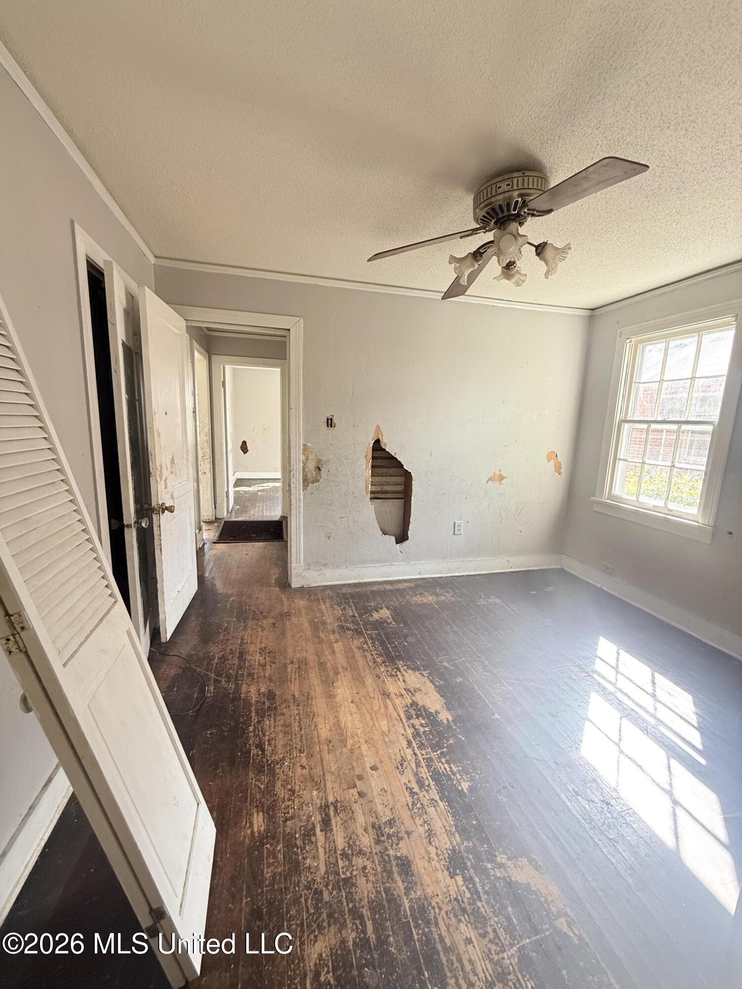 354 Walthall Street Grenada, MS 38901 - Photo 12 of 25 IMG_6734