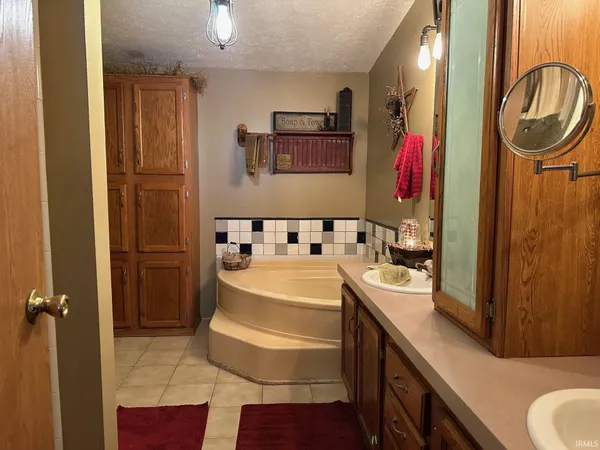 $299,900 | 3487 South 800 East, Hamilton, IN 46742