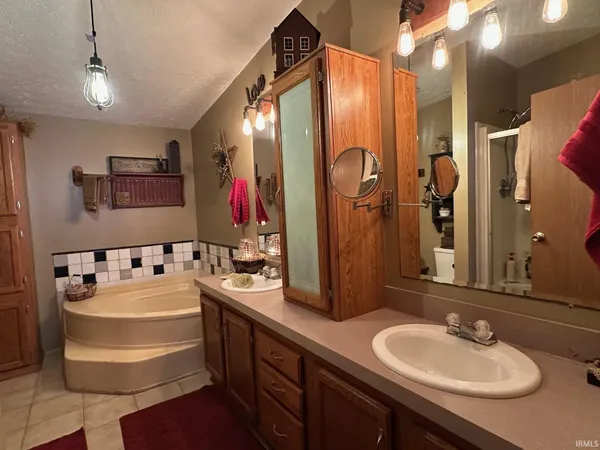 $299,900 | 3487 South 800 East, Hamilton, IN 46742