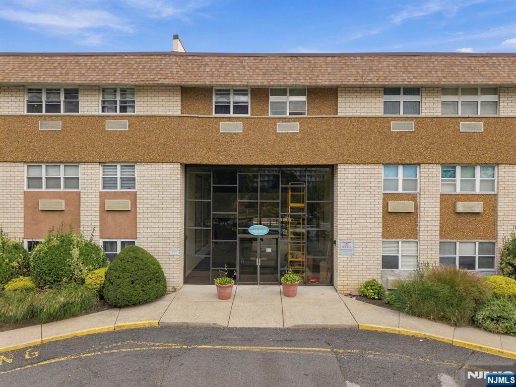 1111 River Road, Unit G16 Edgewater, NJ 07020 - Photo 1 of 29 Gallery Image 1