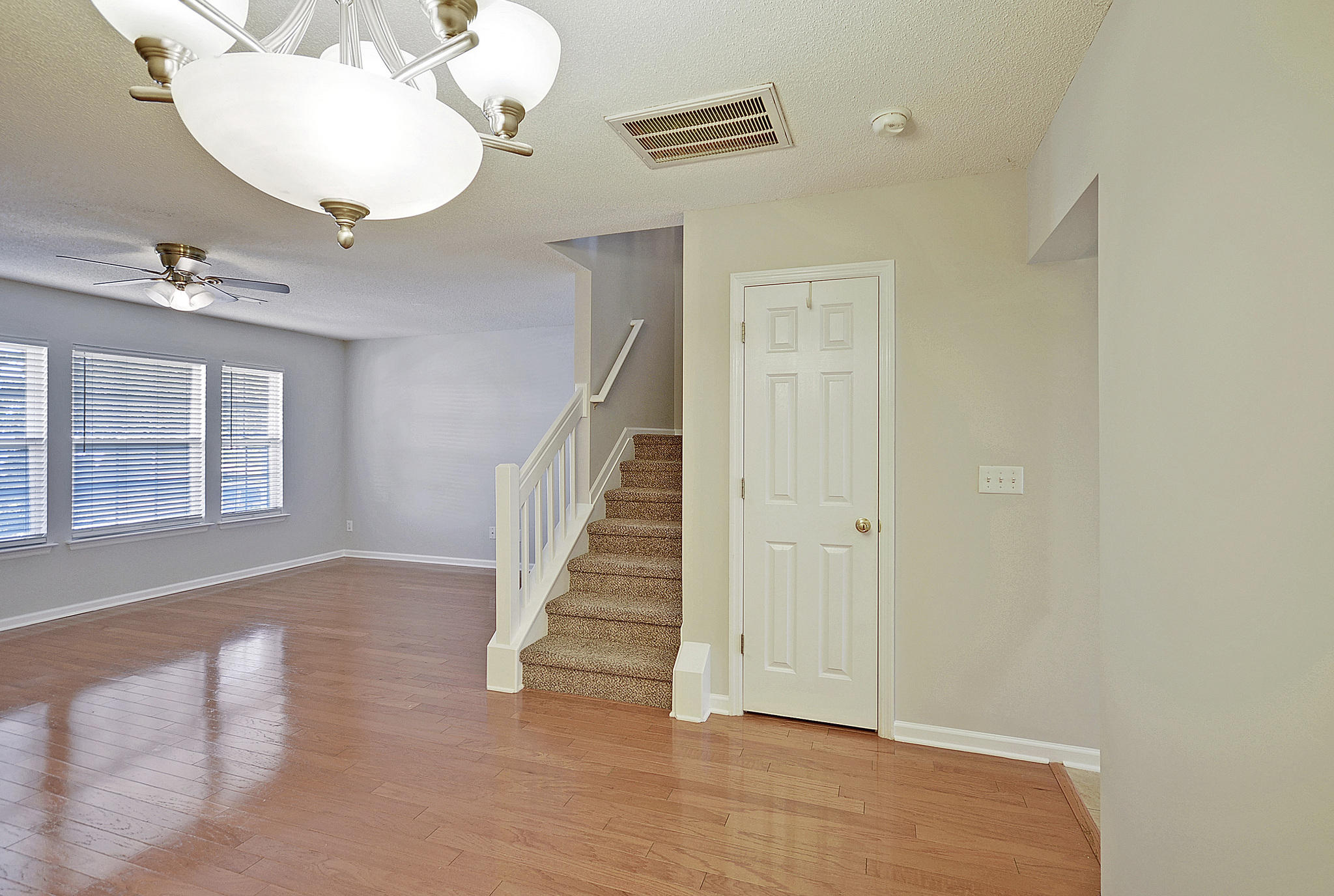 476 Doane Way Wando, SC 29492 - Photo 5 of 23 Stairs