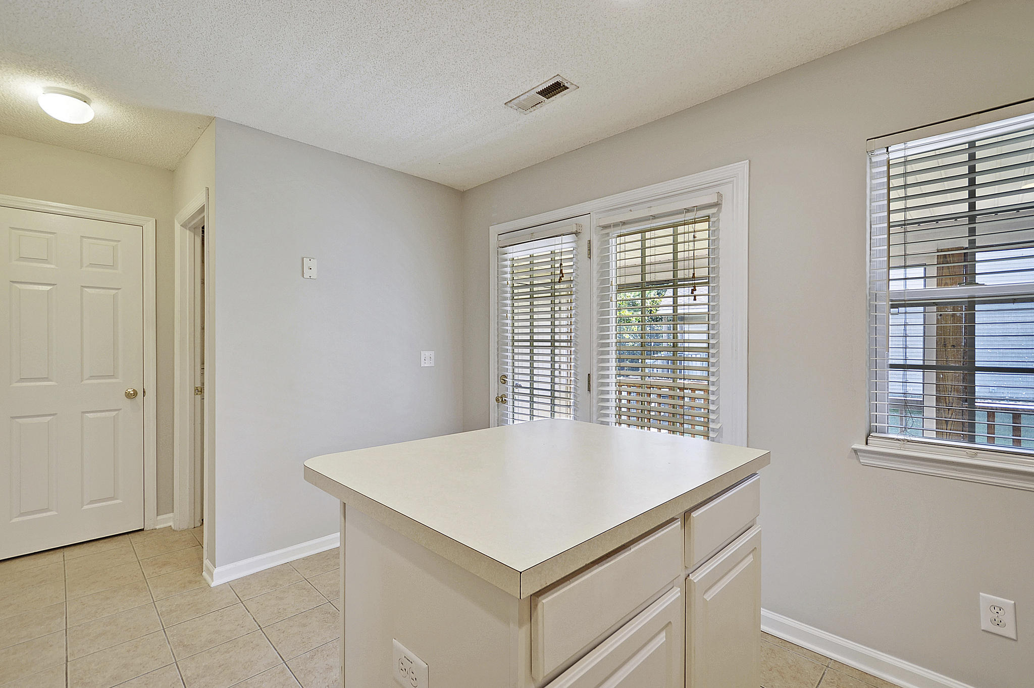 476 Doane Way Wando, SC 29492 - Photo 8 of 23 Kitchen2