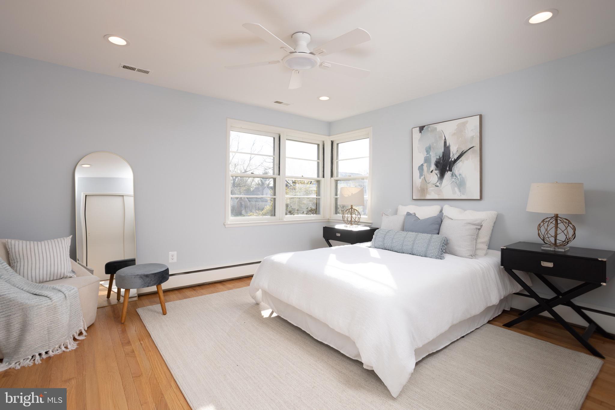 412 Aigburth Road Baltimore, MD 21286 - Photo 13 of 32 Serene bedroom with natural light.