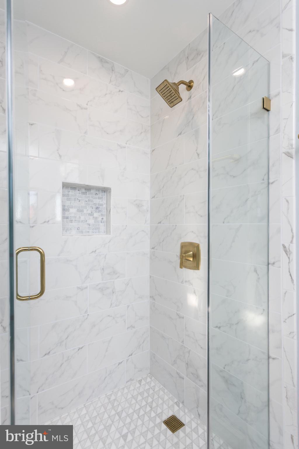 412 Aigburth Road Baltimore, MD 21286 - Photo 15 of 32 Elegant marble shower retreat.