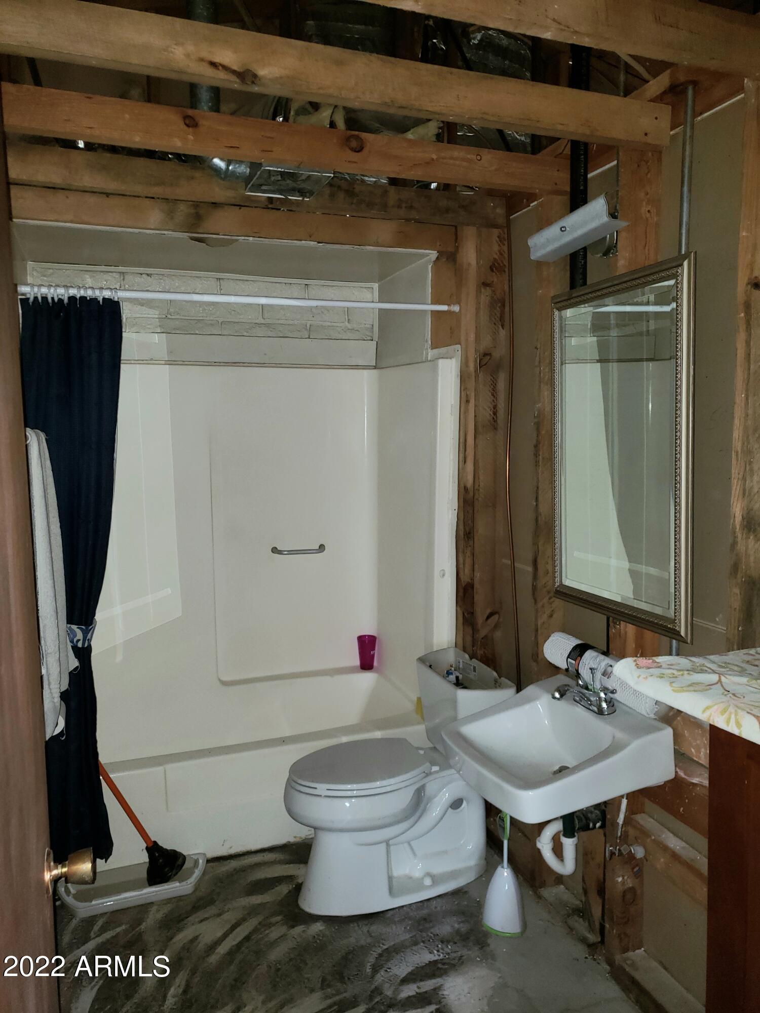 306 Rolling Hills Road Young, AZ 85554 - Photo 14 of 42 Full Bath betw Bdrm & Kitch