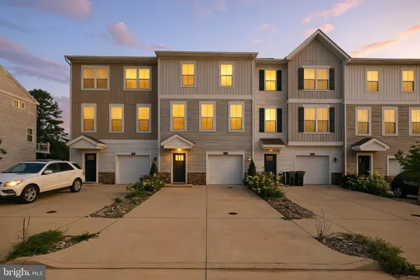 $474,888 | 406 Honeyberry Lane, Fredericksburg, VA 22405