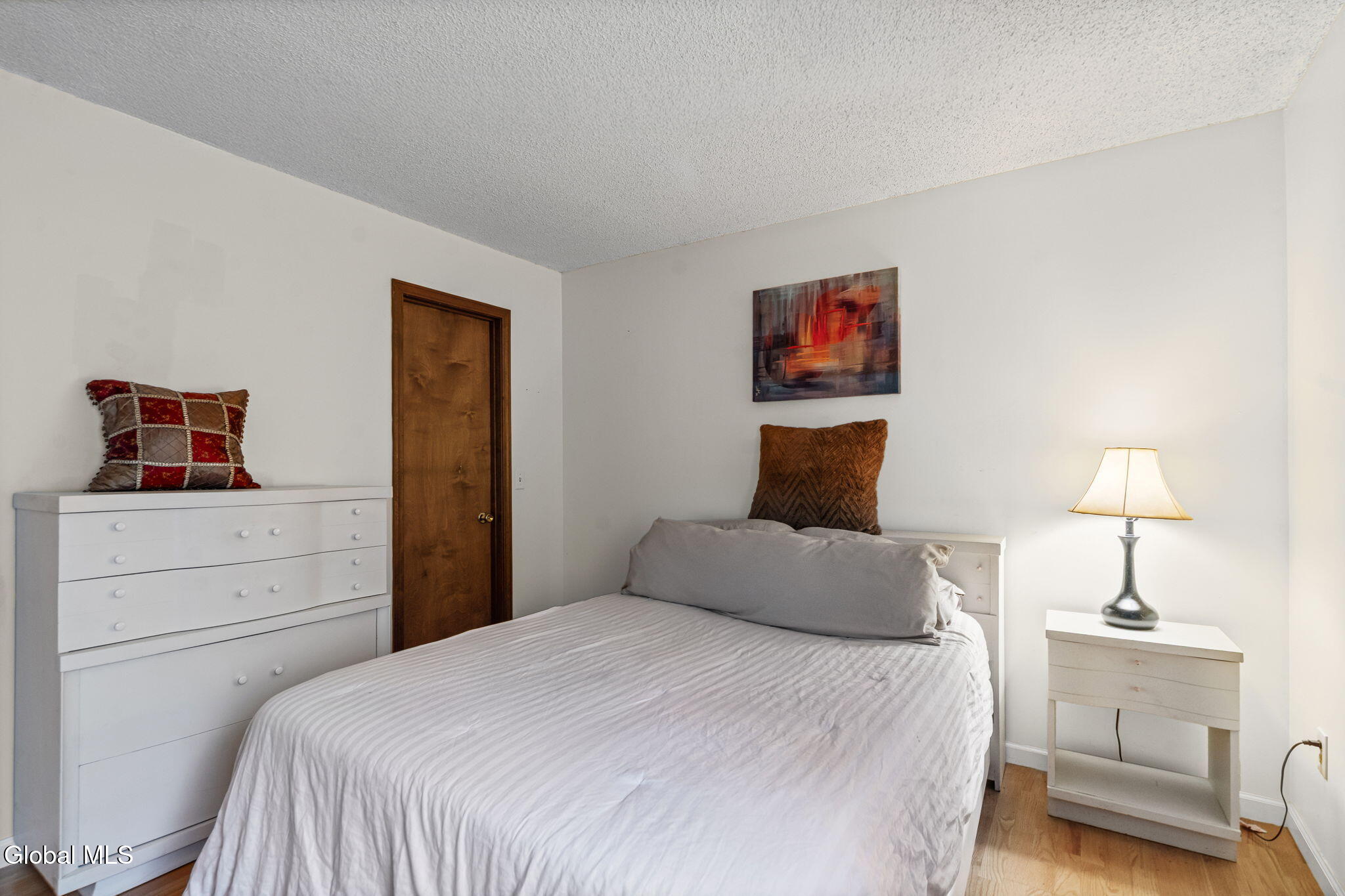 4 Oxford Road Bethlehem, NY 12159 - Photo 33 of 40 33-web-or-mls-4-oxford-rd