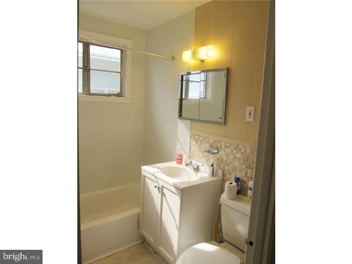 262 Hoffman Road Ridley Park, PA 19078 - Photo 7 of 9 Bathroom