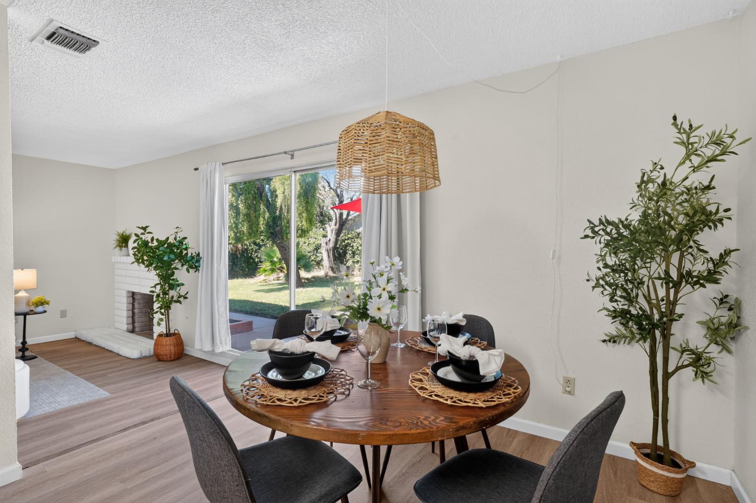 1437 Entrada Way Modesto, CA 95355 - Photo 19 of 51