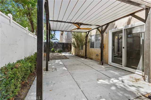 a view of a entrance gate of the house
