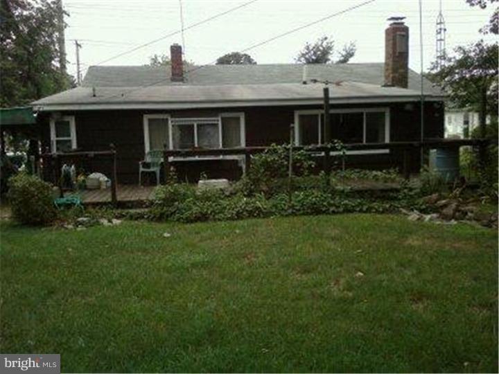 10 East Laurel Road Stratford, NJ 08084 - Photo 2 of 8 Back Yard