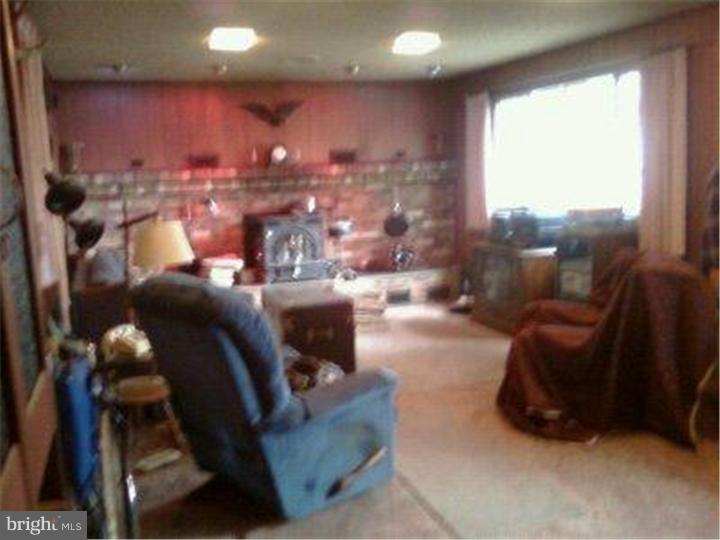 10 East Laurel Road Stratford, NJ 08084 - Photo 4 of 8 Family Room