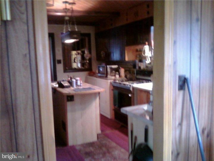 10 East Laurel Road Stratford, NJ 08084 - Photo 6 of 8 Kitchen