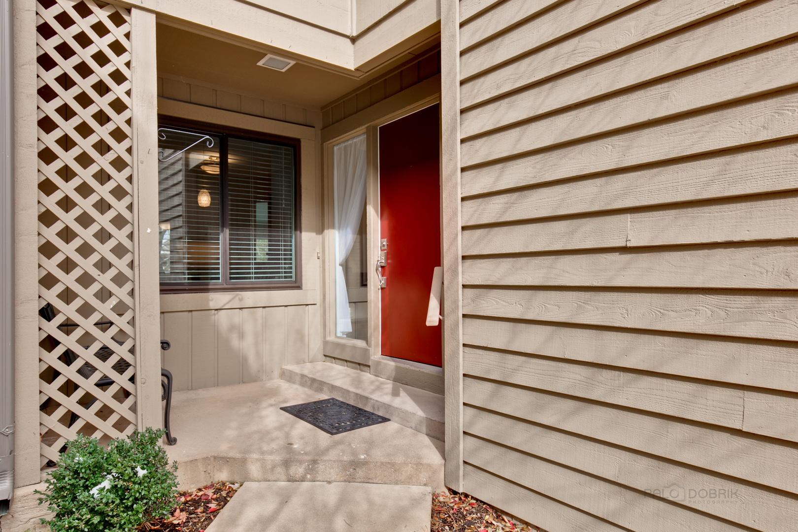 970 Shoreline Road Lake Barrington, IL 60010 - Photo 2 of 38