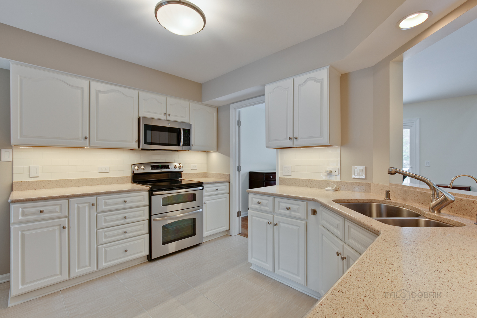 970 Shoreline Road Lake Barrington, IL 60010 - Photo 14 of 38