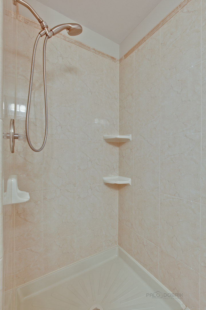 970 Shoreline Road Lake Barrington, IL 60010 - Photo 27 of 38