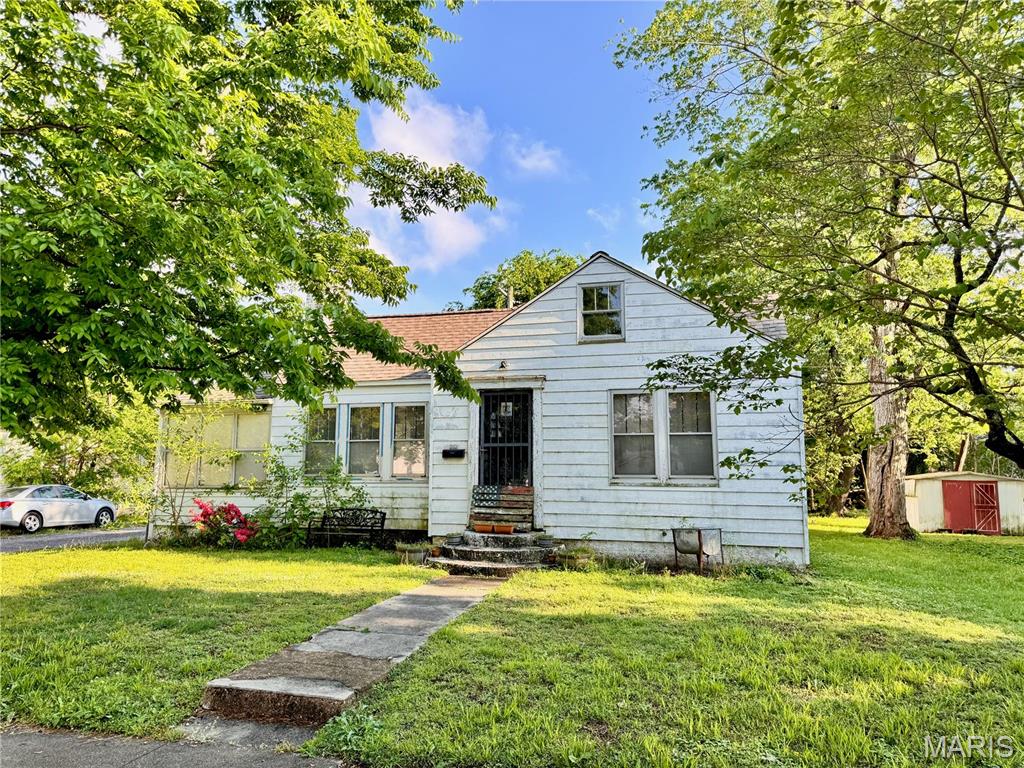 217 Hunter Street Charleston, MO 63834 - Photo 1 of 35