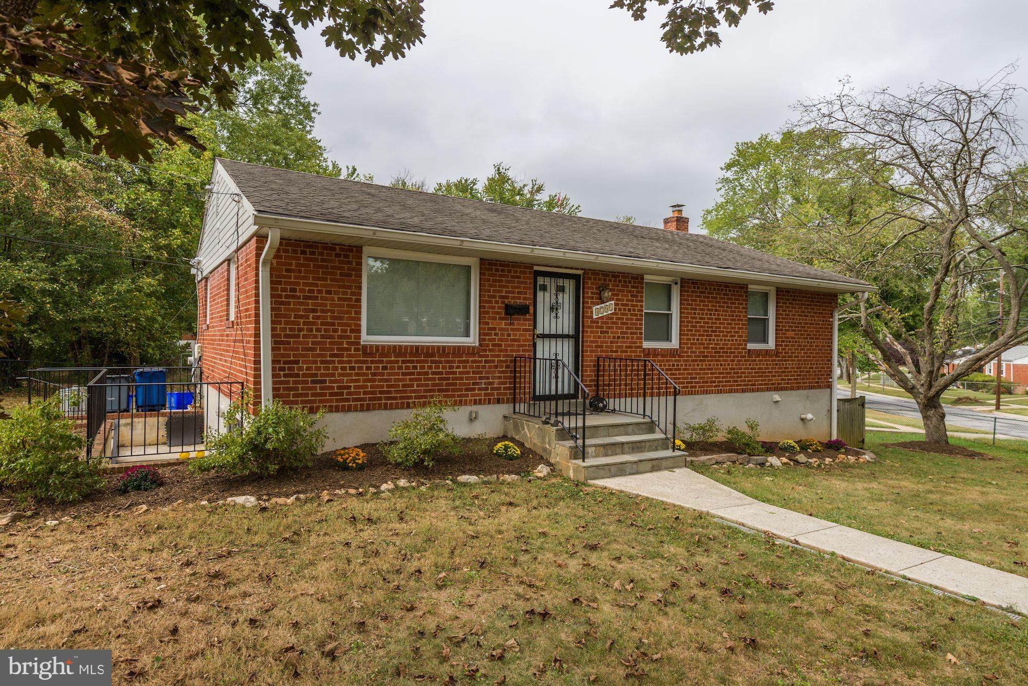 4701 Oxbow Road Rockville, MD 20852 - Photo 3 of 33 Gallery Image 3