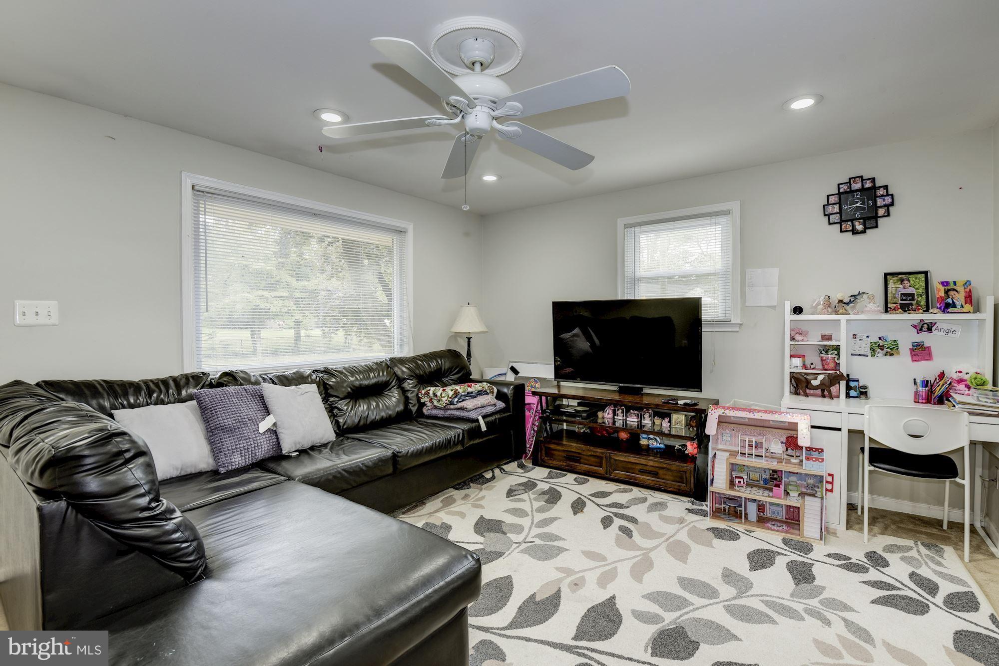 4701 Oxbow Road Rockville, MD 20852 - Photo 7 of 33 Gallery Image 7
