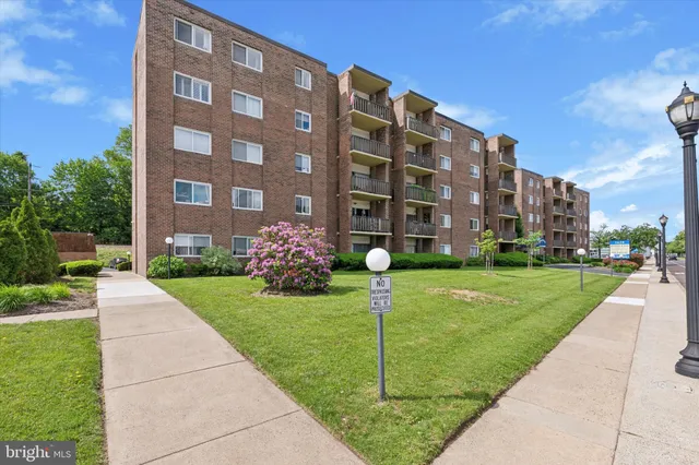 $120,000 | 1610 The Fairway, Unit W504, Jenkintown, PA 19046