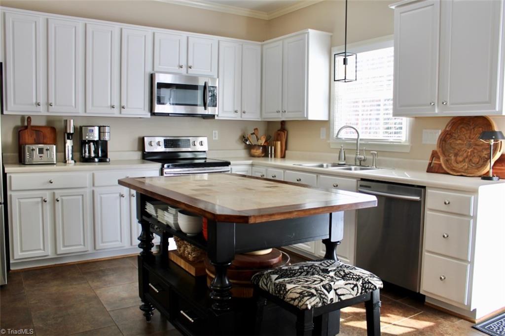 6907 Bridgewood Road Clemmons, NC 27012 - Photo 3 of 39
