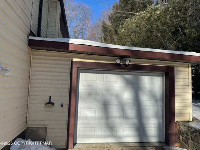 $2,200 | 217 Coach Road, Tobyhanna, PA 18466