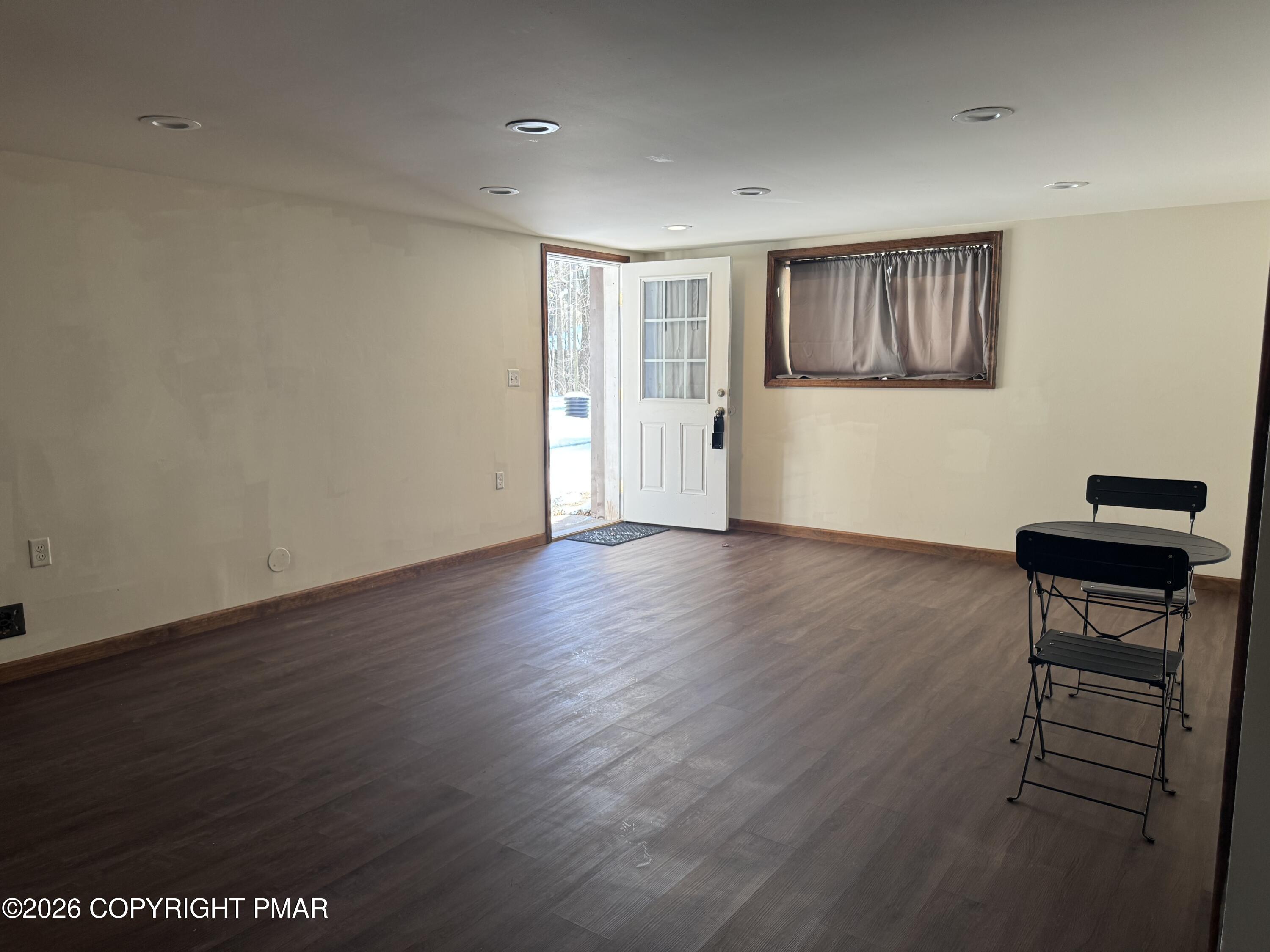 217 Coach Road Tobyhanna, PA 18466 - Photo 3 of 24 IMG_6512