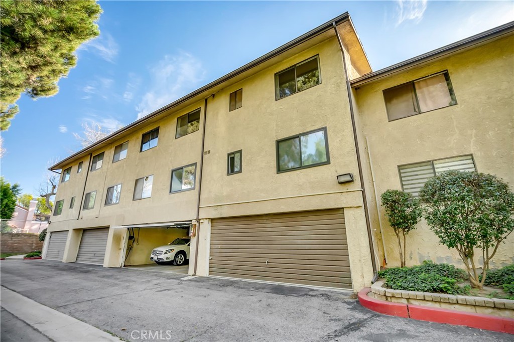 7308 Corbin Avenue, Unit G Reseda, CA 91335 - Photo 23 of 24